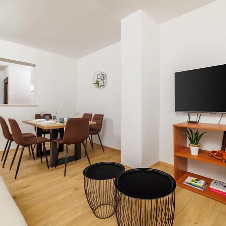 Apartmani Tijana Novi Vinodolski Exterior photo